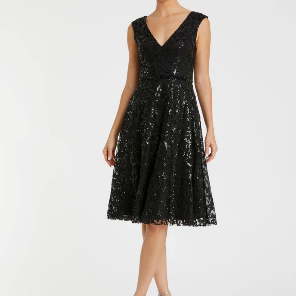 Mac Duggal Sequened V neck cap sleeve dress. Size 12